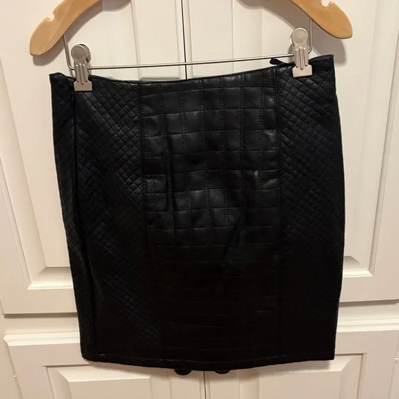 Ann Taylor Black Quilted Pencil Skirt - Picture 3 of 3